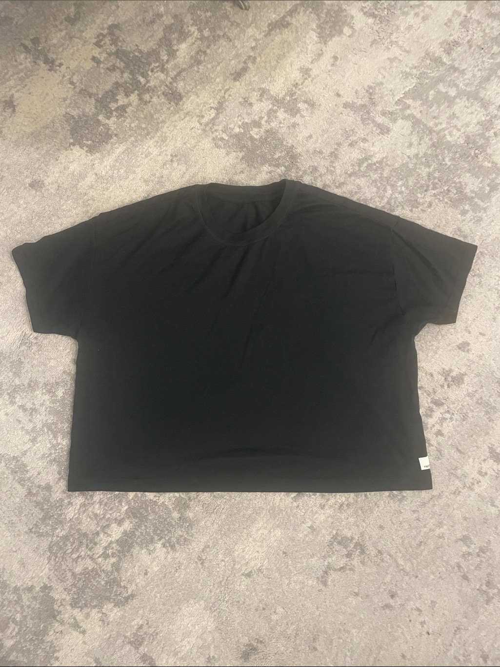 Vuori Energy Cropped Tee